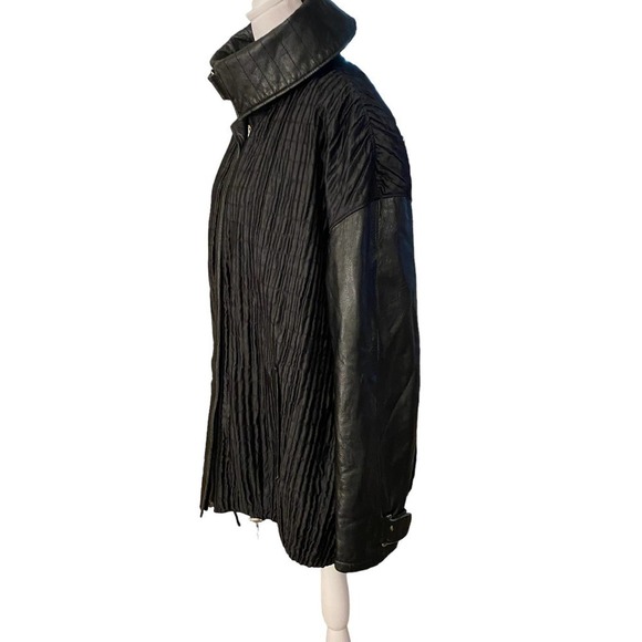 Artico Black Full Zip Spread Collar Peacock Royal Leather Jacket Womens Size 44 - Picture 5 of 10